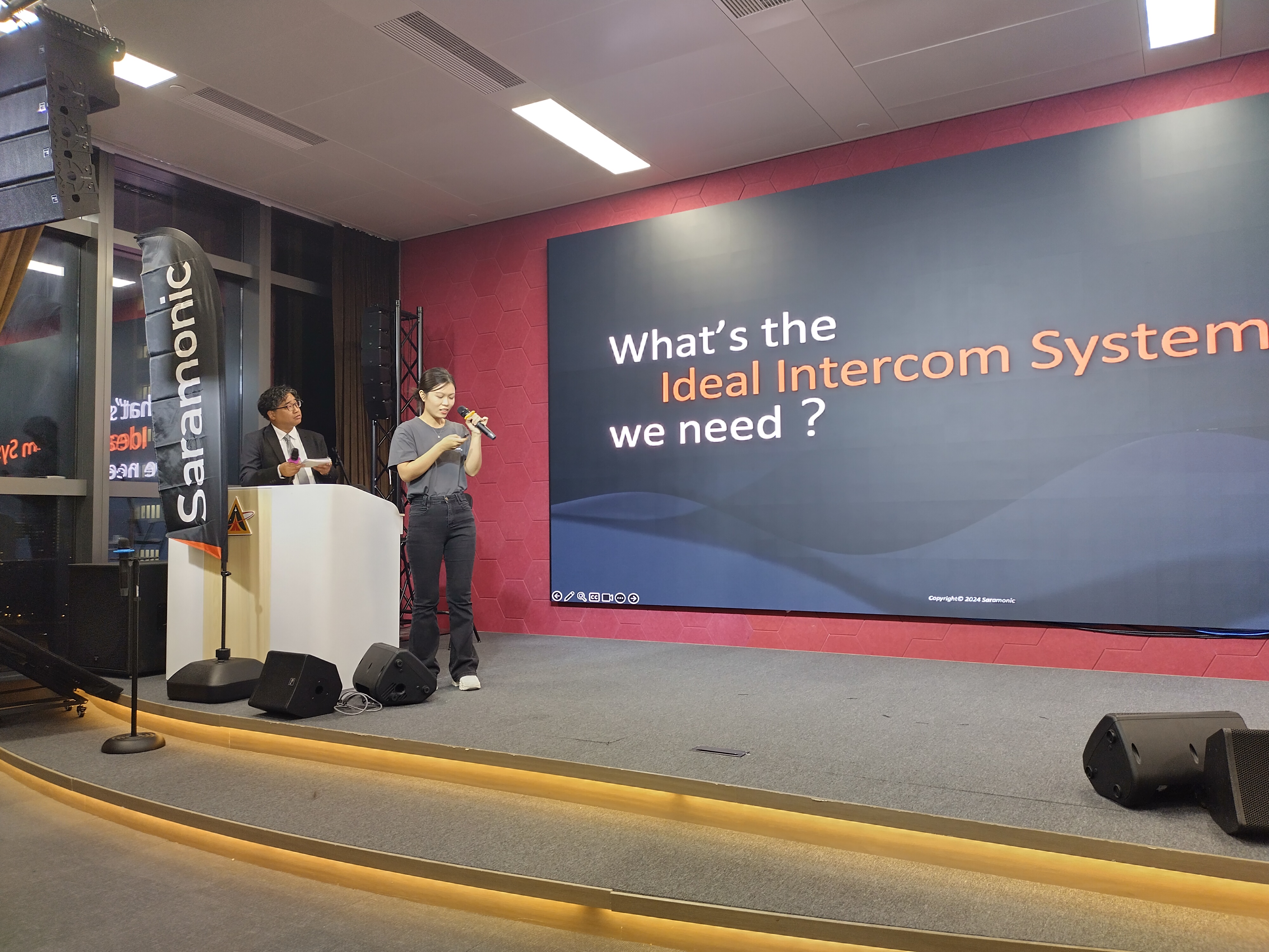 Camille Wang, Regional Sales Manager at Saramonic, presenting the WiTalk9 product specifications and features